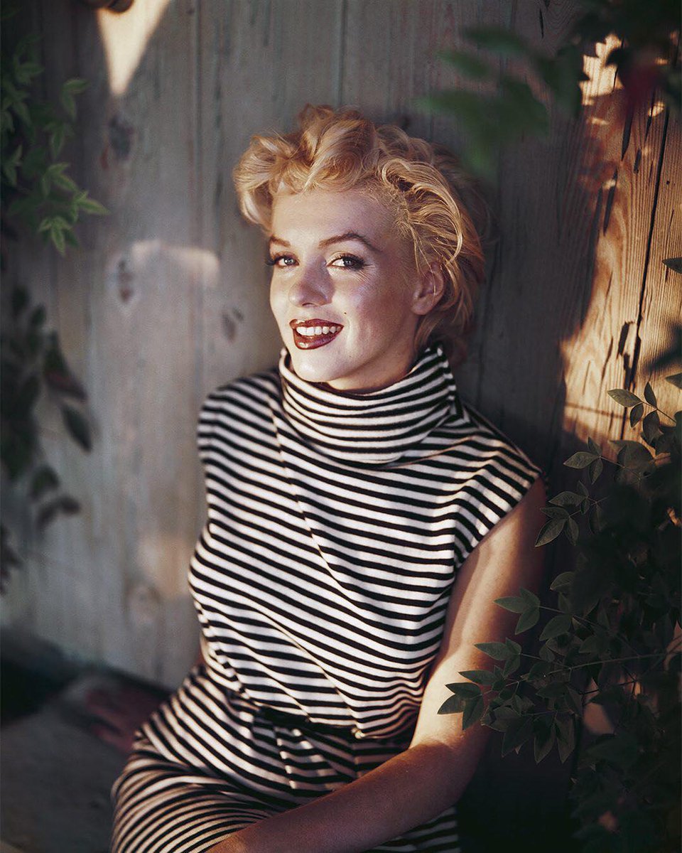 Marilyn Monroe on X: “Golden girl. #MarilynMonroe Repost