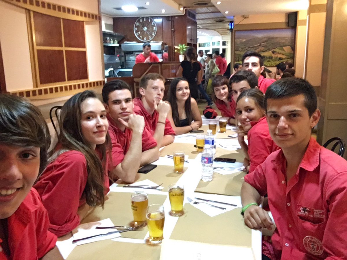maartaa24's tweet photo. #PanerisOnTour #Xou #Xerinola #castellers #135p https://t.co/dAH2FzYkvA