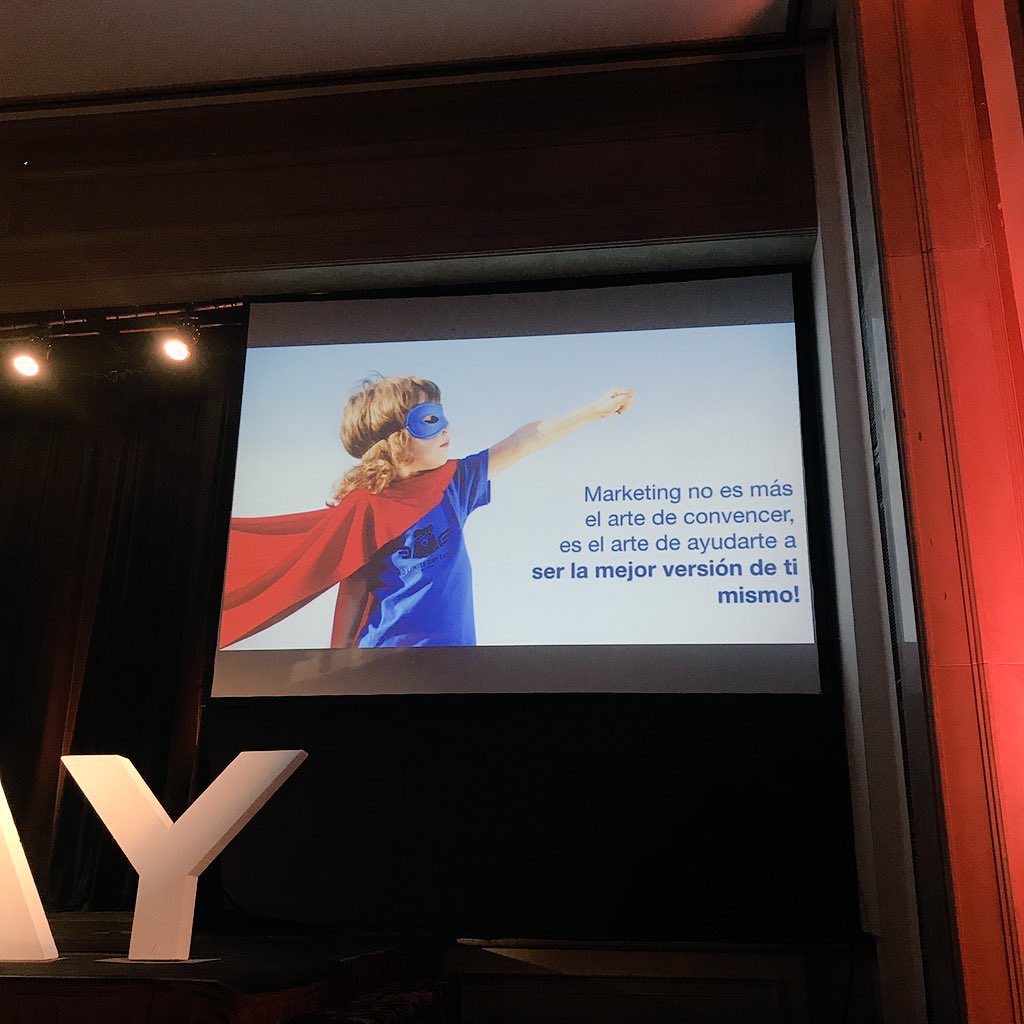anitapozzolo99's tweet photo. " La inteligencia artificial está al alcance de tu mano, ¡úsala y transforma el Marketing! " - @camvalvi #MDay2017 #Marketing 📲💡📈 https://t.co/GoNnX9qkOM