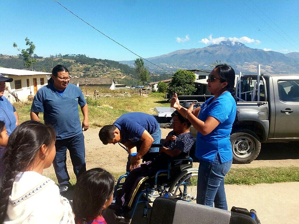 SaludImbabura's tweet photo. Llegamos con atención de calidad y calidez a grupos  prioritarios. #SomosSalud #Distrito10D02 #Otavalo https://t.co/WZn8GYoZVw