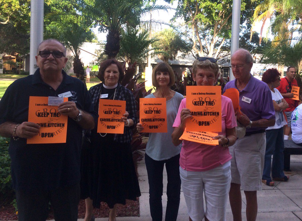 ExtraStepBlog's tweet photo. Supporters of the #CaringKitchen gather before @citydelraybeach commission meeting. https://t.co/6bF2BobPdN