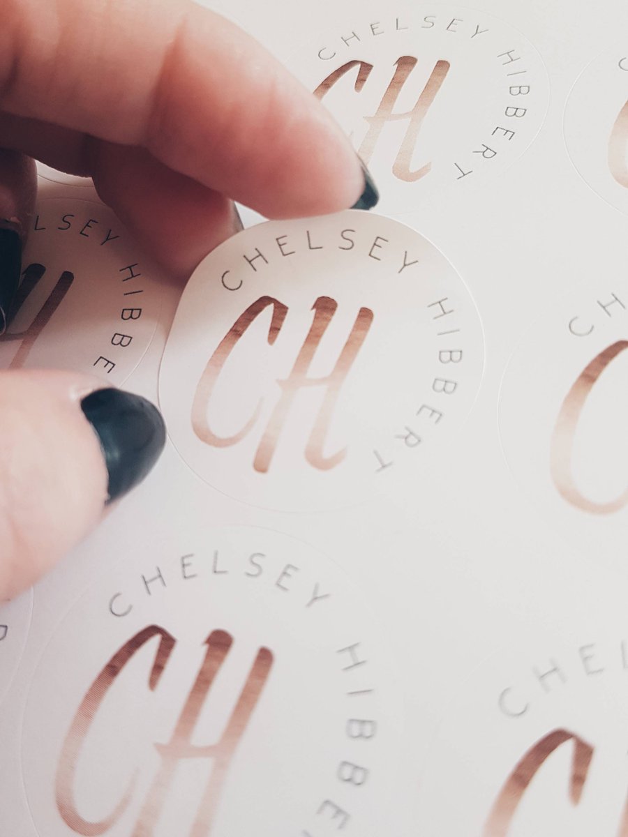 Stickers... Perfect for packaging

#rosegold #logodesign #branding #printing #marketing #salon #logo #graphicdesign #beautysalon  💋
