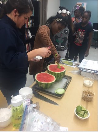 The kids were excited to show their families the Watermelon Treats to try at home. #Harvestjoy #HealthyIsFun #wellnesswednesday @MDLZ