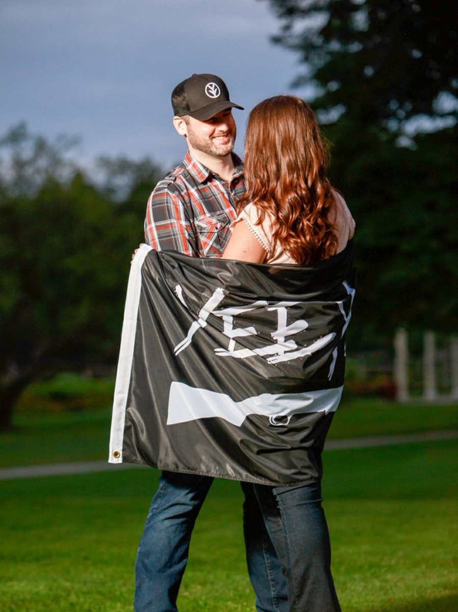 thesamchidley's tweet image. Finally got our engagement pictures back, repping that #YeeYee flag and hat!  @GrangerSmith