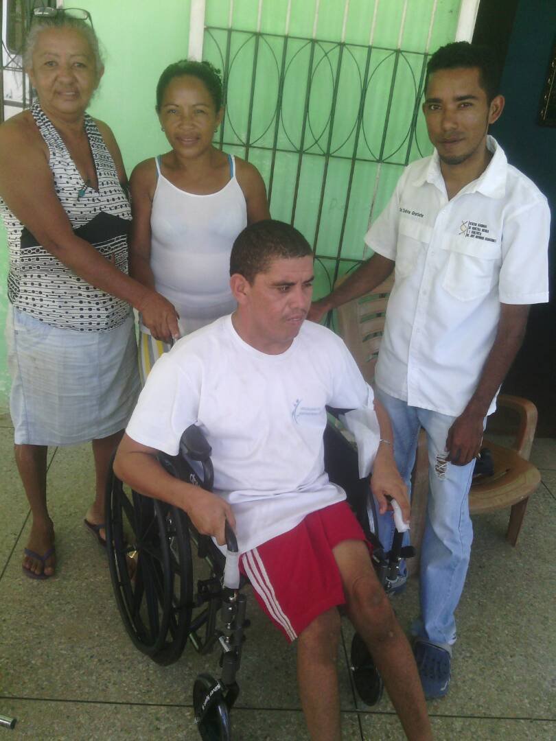 Falcon_Conapdis's tweet photo. #SomosVenezuela da respuesta inmediata a las necesidades más sentidas de nuestro pueblo de la mano de @NicolasMaduro y @MisionDrJGH https://t.co/PPS5UiXtQF