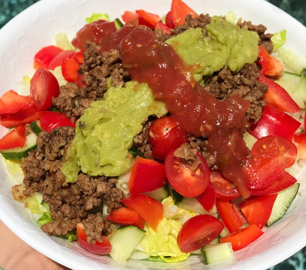MaxWarm157's tweet photo. Stuck with clean eating by making a taco salad to cure my craving 😝 https://t.co/Jbc6H0aTTw