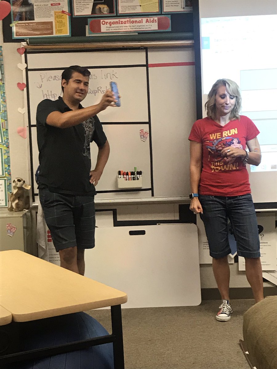 ColtonGrl31's tweet image. @JVRoadrunners Teachers share a meaningful pic with each other #TeamBuilding #BuildingAStrongCommunity @SBCo_Supt_Ted