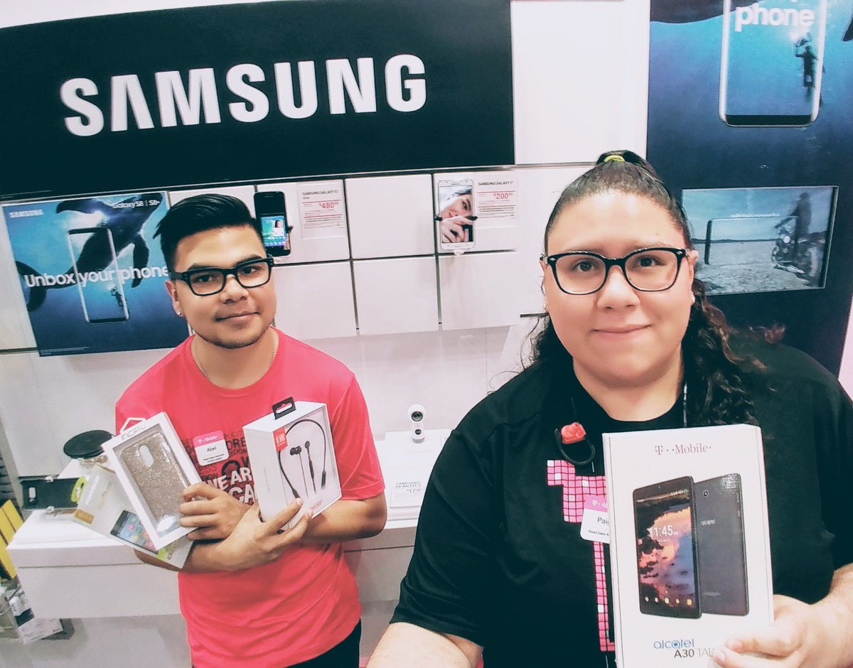 PPiehoff's tweet photo. TMobile Has All The Best Deals!Come Get A Free Tablet And Dont Miss Out On Samsung BOGO! Bundle All Your Accessories For Less Then 10/Month! https://t.co/8DgDxn0loN
