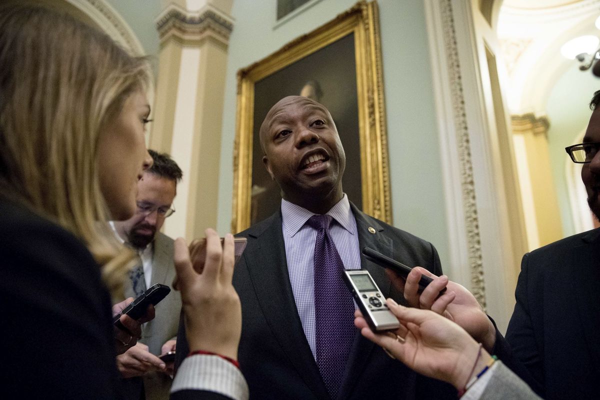 postandcourier's tweet photo. Why @SenatorTimScott wants to start collecting data on police shootings nationwide https://t.co/9VY8BrYhyM #scpol #chsnews @GregoryYYee https://t.co/8BqNJW0JSF