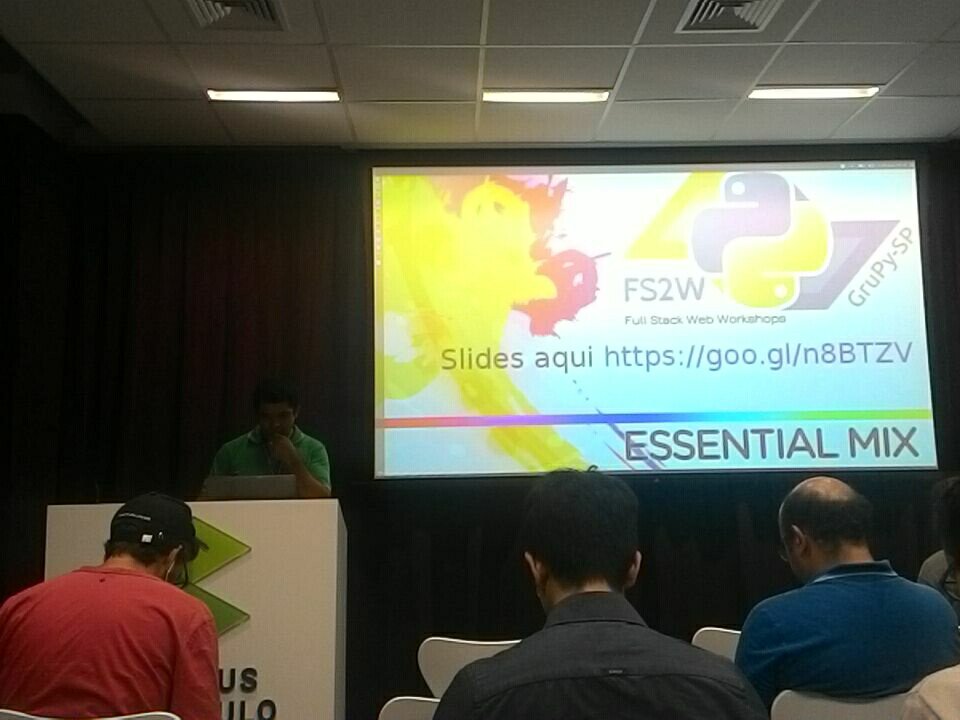 rafaelhenrique's tweet image. #fs2w essential mix #GrupySp @grupysp