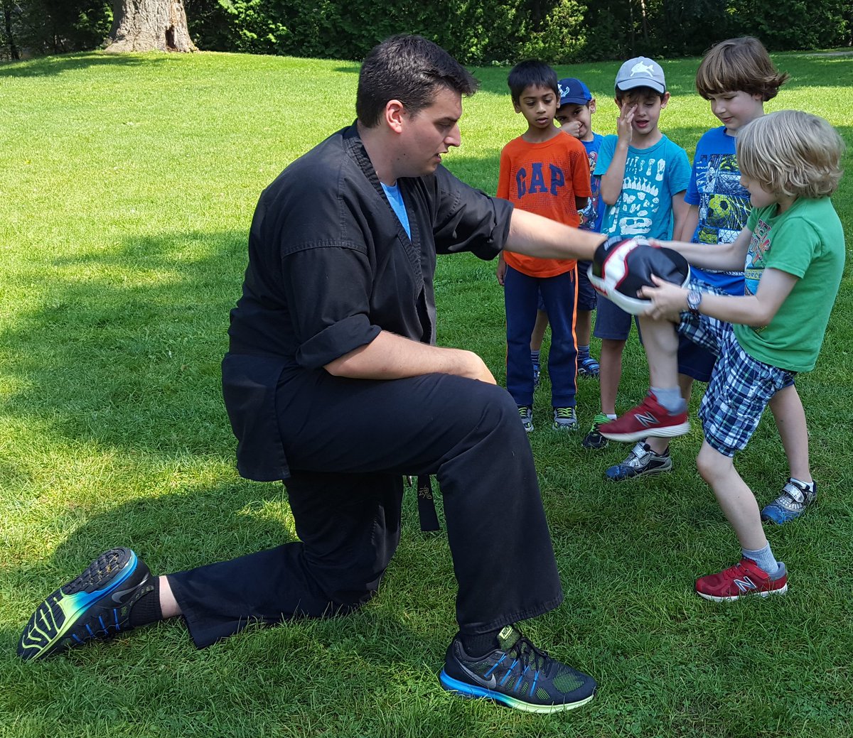 jawbreakers2017's tweet image. The @jawbreakers2017 practiced their knee strikes today during Karate @banburykidscamp - The SUPER loud KIAIs you heard... that was us!