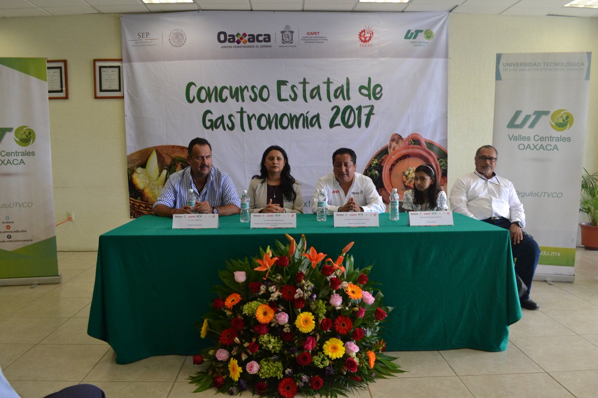 utvco's tweet photo. La rectora Mtra.@nydiadelhi afirmó "en la #UTVCO todo conocimiento trasciende a un emprendimiento e innovación al servicio del bien común". https://t.co/DcdnnjeKJX