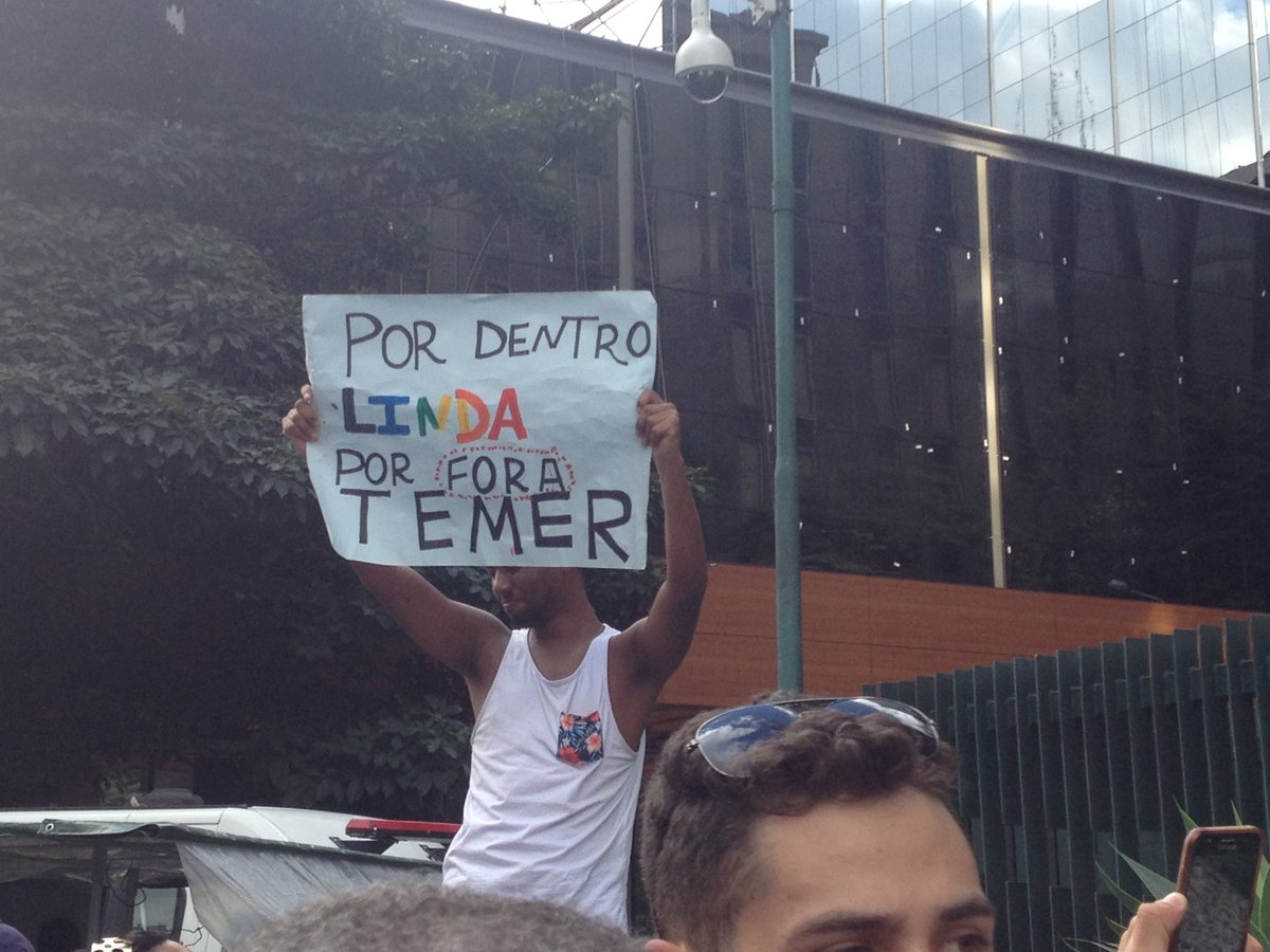 aingrid12's tweet photo. FORA TEMER  #InvestiguemTemer 
 https://t.co/xsG3mMVIy2