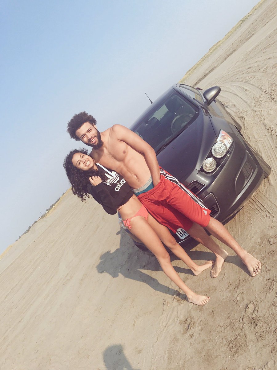 nailam99's tweet photo. Beach day with my love today 💕 https://t.co/8e52A9wwBQ