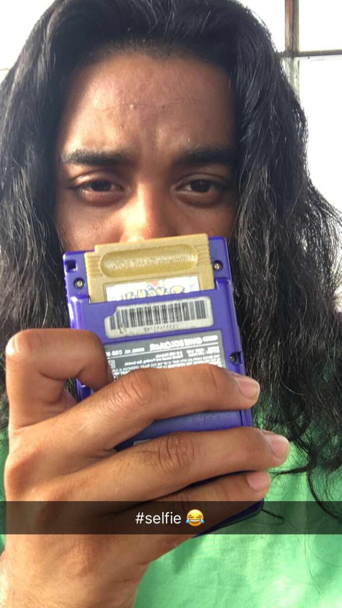 mattbalahadia's tweet image. #selfie #nintendogameboycolor #gotacamera just playin 😂