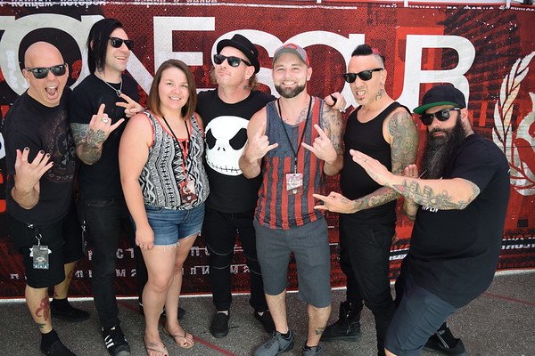 DeyNati85's tweet photo. #StoneSourVip @CoreyTaylorRock @StonesourRoy @StoneSour @inwalksthechow @Martucci77 Thanks! You guys are AWESOME!!!! https://t.co/4Oy6Q8kr4N
