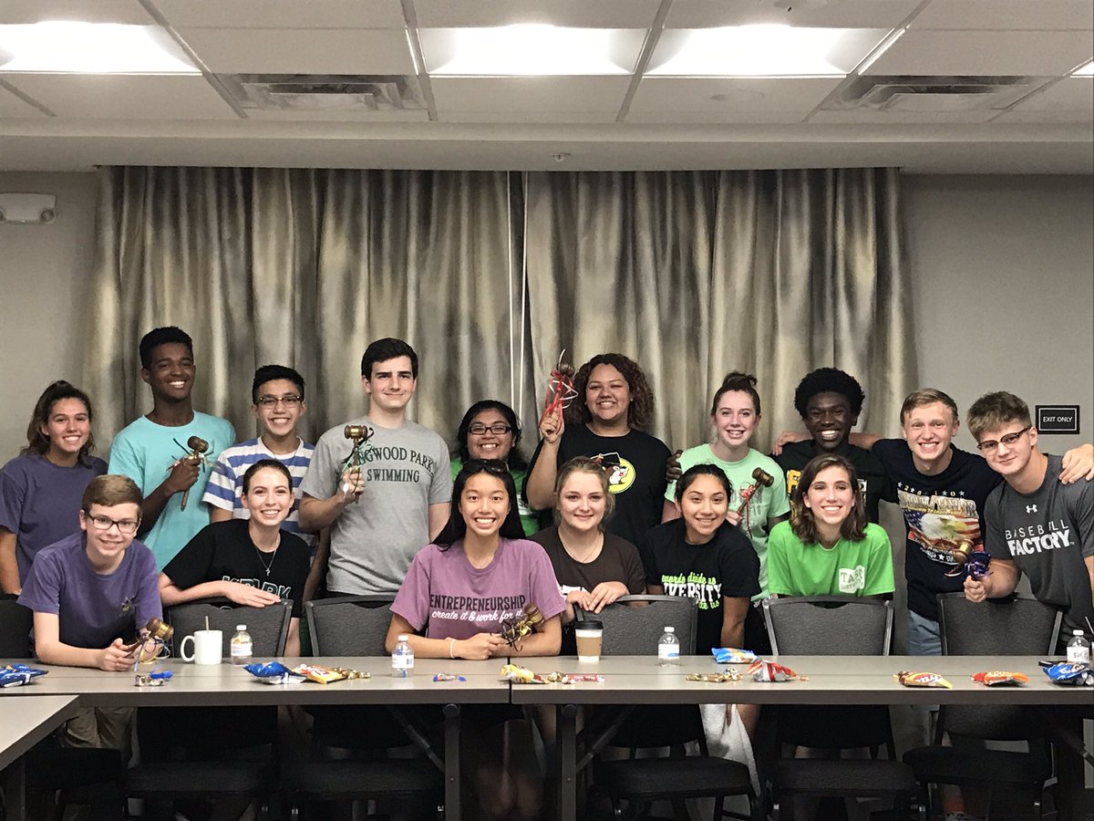 montgomerystuco's tweet photo. District 7 officer meeting adjourned at 11:57pm #tootired #stucoprobs @TASC_StuCo https://t.co/WiYbuI3Rkd