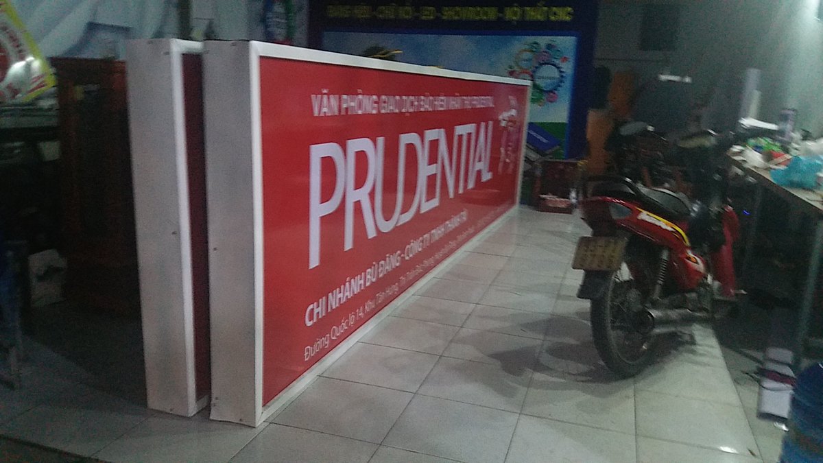 VNdecoration's tweet photo. Prudential billboard https://t.co/ygoxYjMm0V