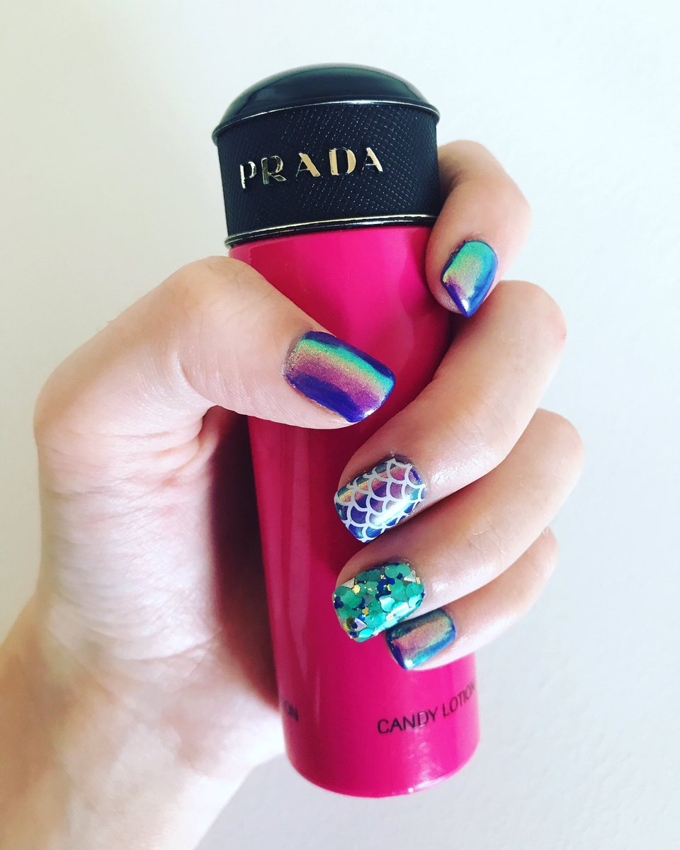 fitgirlmamabear's tweet photo. Mermaid nails🐚🌊#newnails #gelnails #mermaidnails #glitternails #purplenails #turquoise #myrealnails #beautiful #sephora #prada #pradacandy https://t.co/gw6KOFBZMe