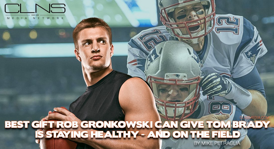 CLNSMedia's tweet photo. Best Gift Gronk Can Give Tom Brady Is Staying Healthy - And On The Field | by @Trags 
https://t.co/VGx3bCBsQa #PatriotsNation #patriots https://t.co/JbZH3vASuw