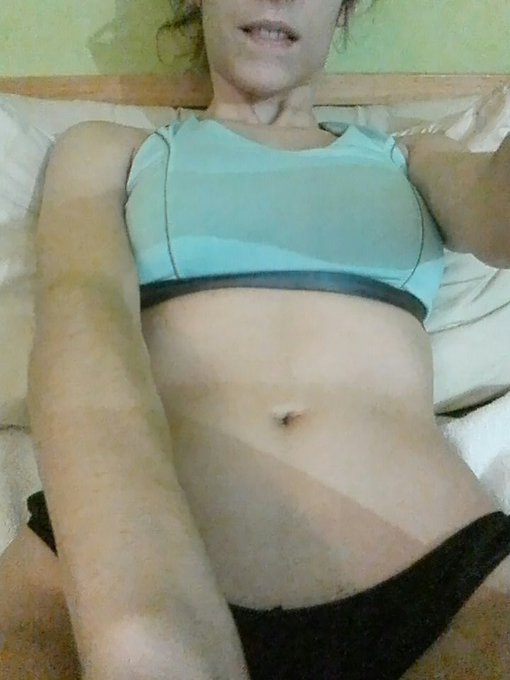 Y seguimos despues de cenar!!! Que me dices? Me animas la noche?? @erotixco @JennaFox_ @Danny_SEX_ @alexyavolkova