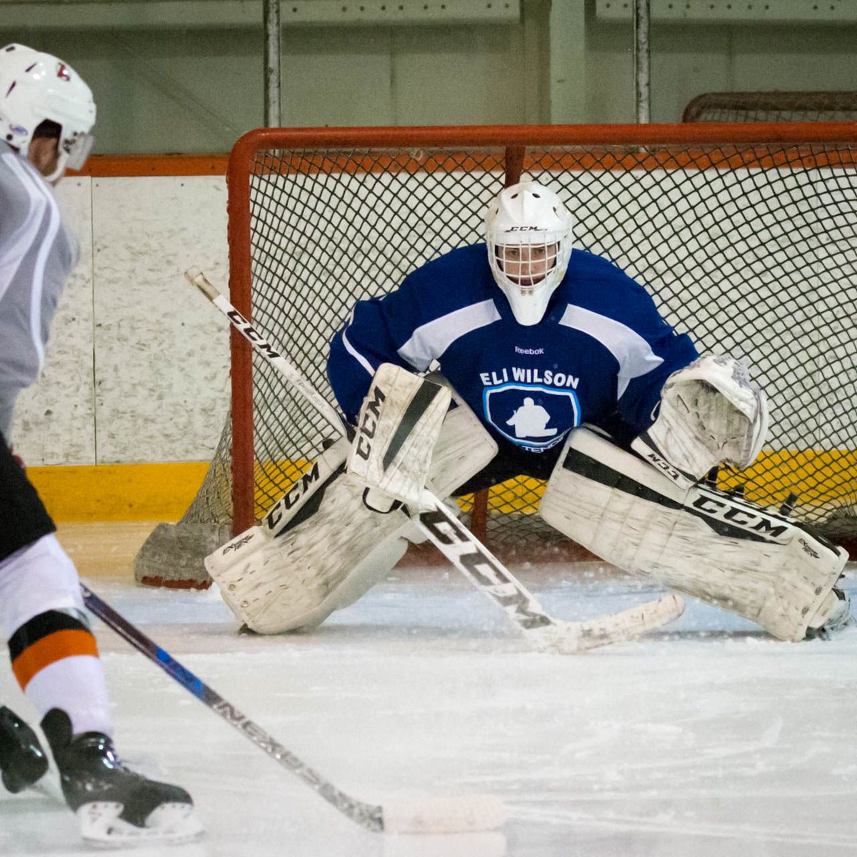 EliWilsonG's tweet photo. The puck hasn't left the stick but this goalie already knows where it is headed and is moving into the save. #NotGuessing #ItsAboutSkill https://t.co/BC204FcGvO