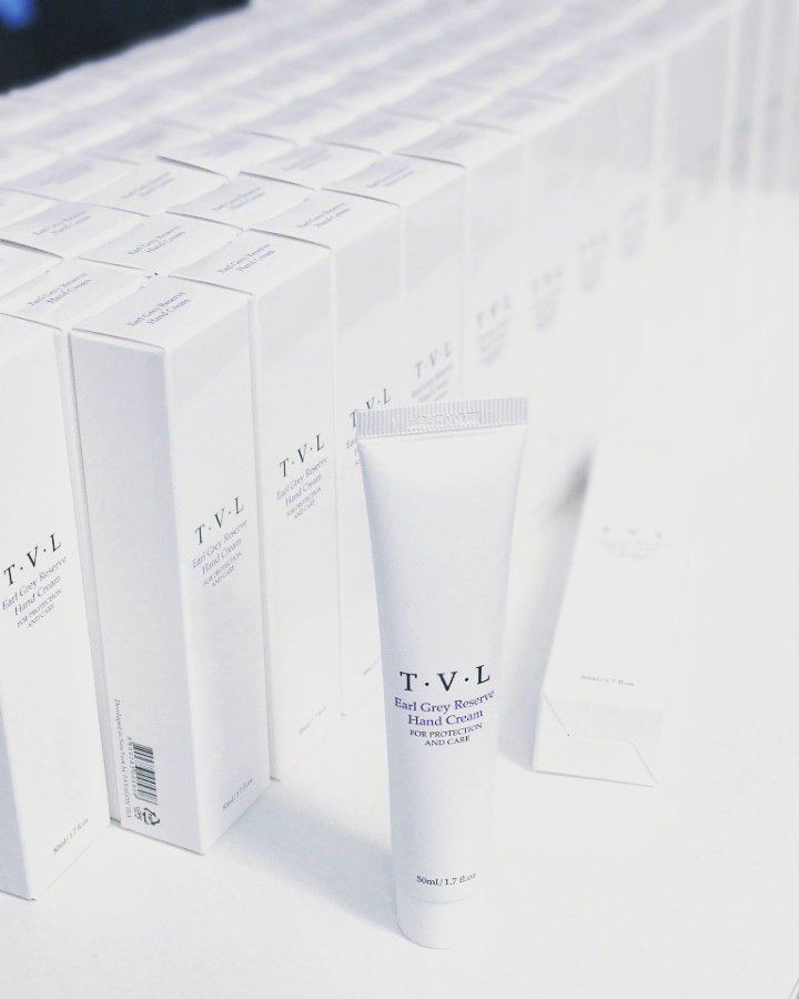 Tea Lotions! Premium tea extracts🌿Shea butter🌿Olive oil🌿available@ tavalon.com:
☆Earl Grey Reserve☆Crimson Punch☆Royal Chamomile