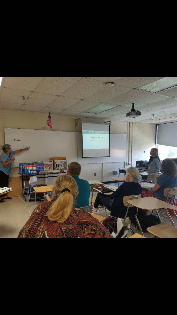 EERocks_MNPS's tweet photo. Lots of fantastic expertise, excitement, learning, coaching &amp; collaboration! Not 2 mention 120 door prizes! #EEROCKS Thx 2 all for today! https://t.co/nd3GLm5hyL