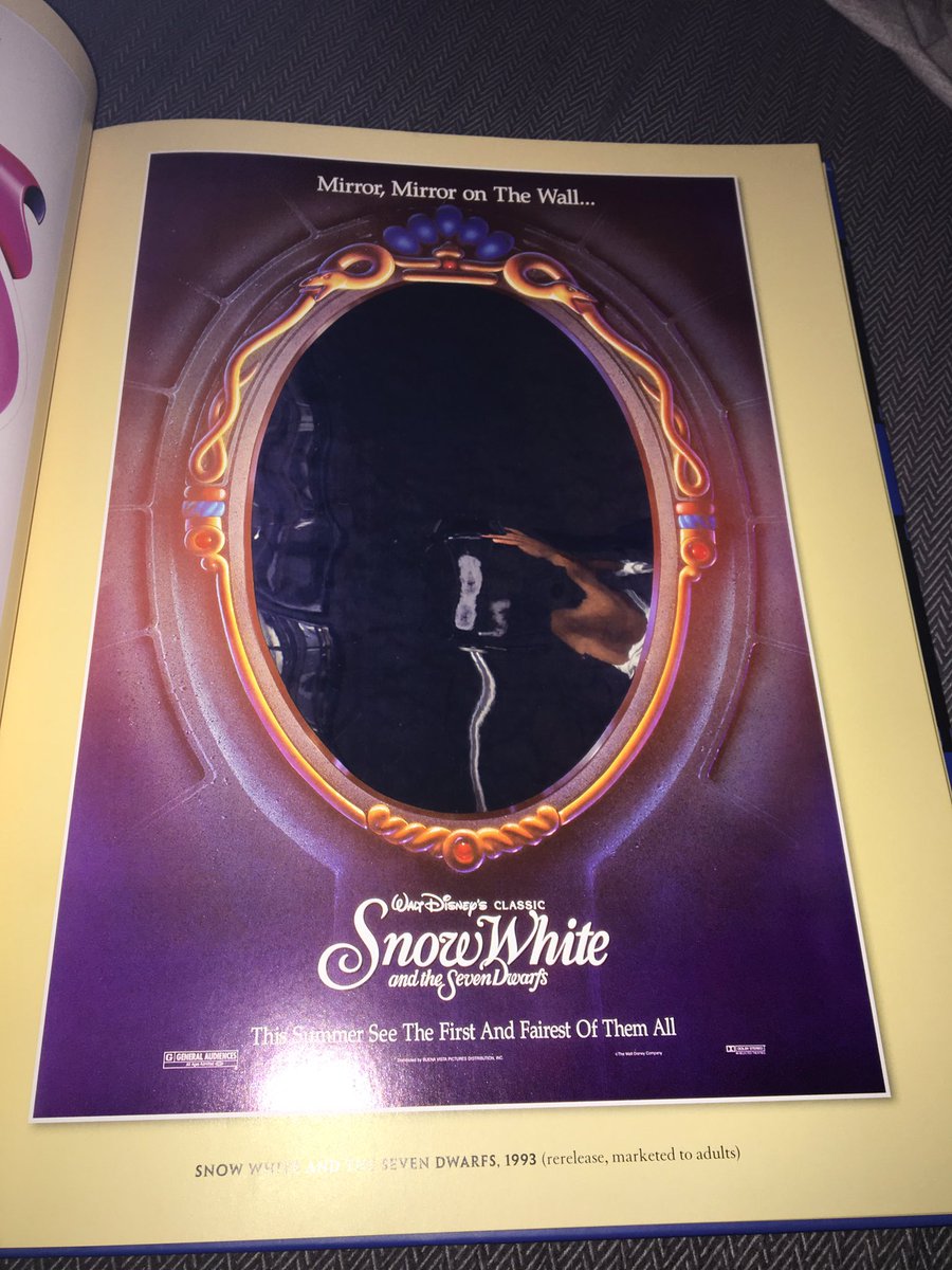 moonlight__baby's tweet photo. It says "Mirror,Mirror on the wall" so it's a real mandela effect 😱 #MandelaEffect @shanedawson https://t.co/1a485DPr9N