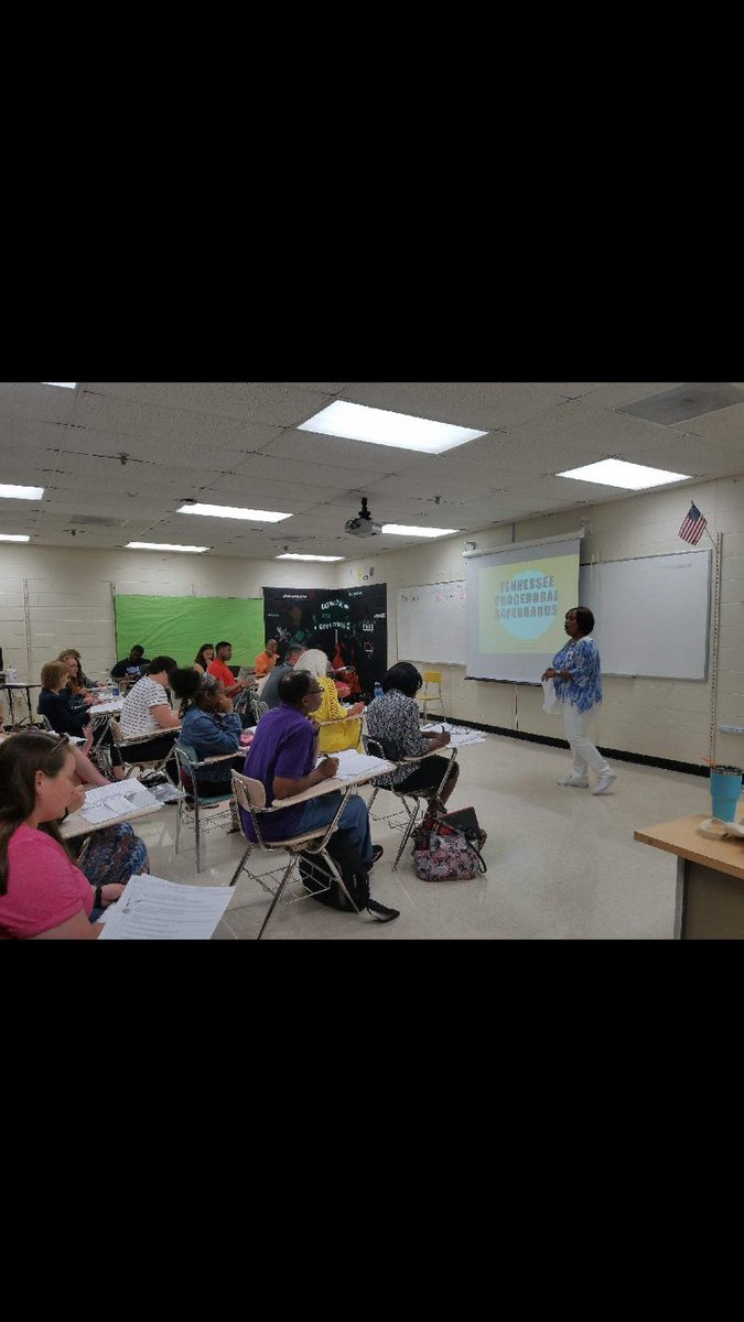 EERocks_MNPS's tweet photo. Lots of fantastic expertise, excitement, learning, coaching &amp; collaboration! Not 2 mention 120 door prizes! #EEROCKS Thx 2 all for today! https://t.co/WqEw6Rdu9d