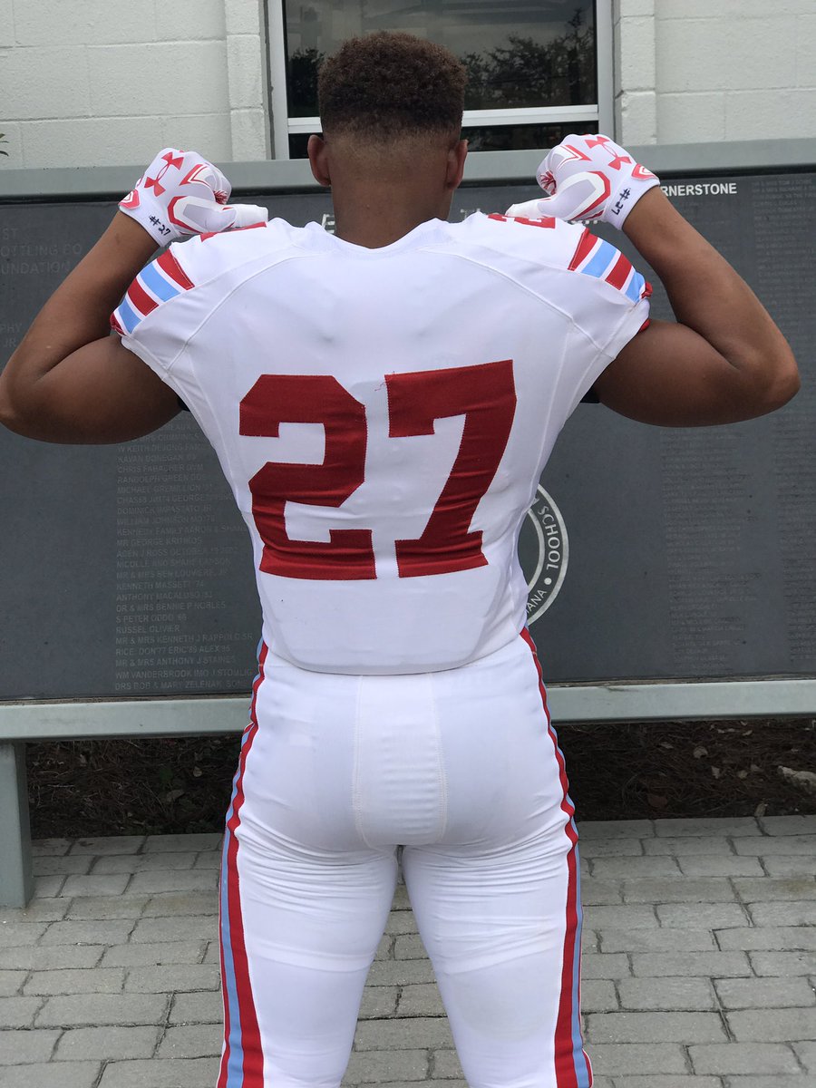 SosaKaufman's tweet image. It's that season #nationalicecreamsandwichday only