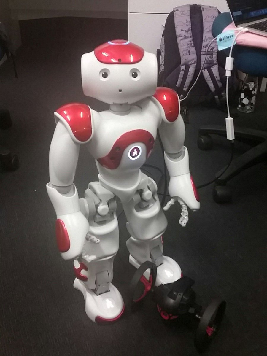 NicoleARenner's tweet photo. Preparing the robots for RMIT's Open Day (Sunday 13/08/18) #robots #RMIT @rmit_csit https://t.co/rie1YggI26