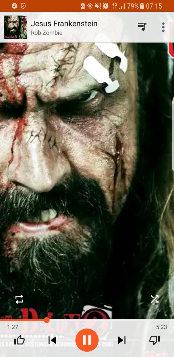 Morning traffic entertainment provided by <a href="/RobZombie/">Rob Zombie</a> #trafficsuck