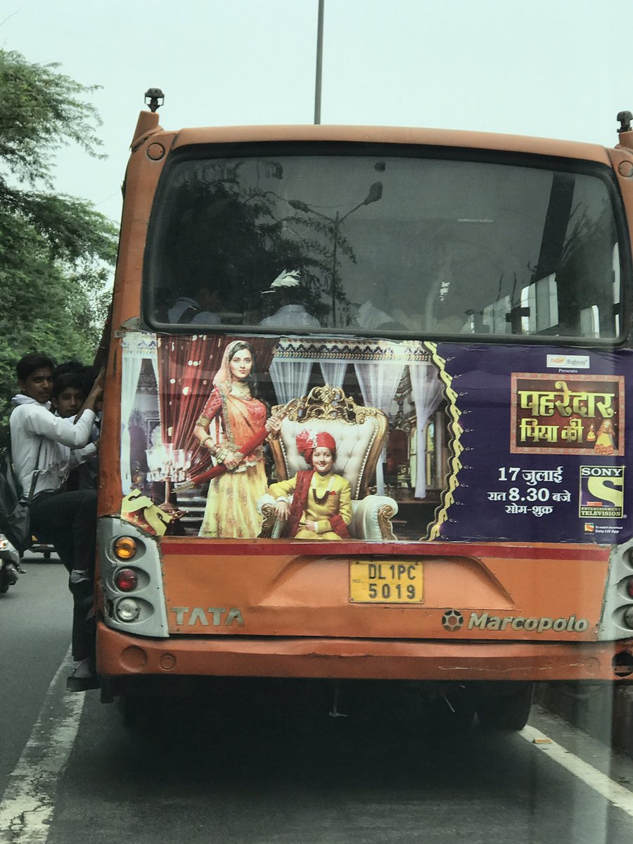 VIGNIPUNK's tweet photo. @PMOIndia @NarenderaModi_ @ArvindKejriwal @cmofdelhi @dtptraffic @DelhiPolice @CPDelhi #dangerous #DTC buses #DTCdriver . #mustcontrol https://t.co/QzRtm2JzHn