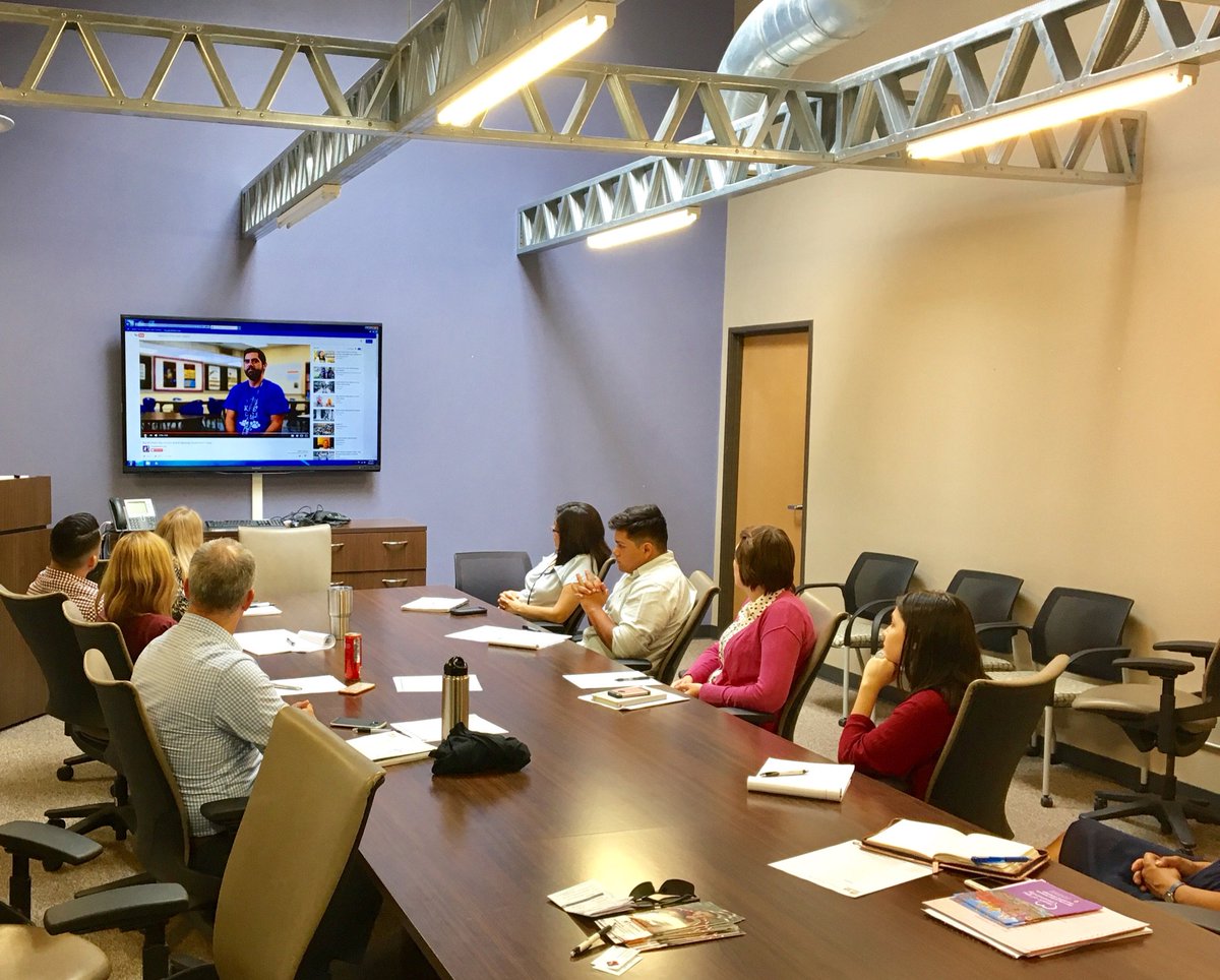 BigMentorSA's tweet image. we heart #UnitedWay presentations!And loved 2visit w/ @COSAGOV #PlanningDevelopment #Dept @UnitedWaySA #HeartOfTheCommunity @UnitedWay #satx