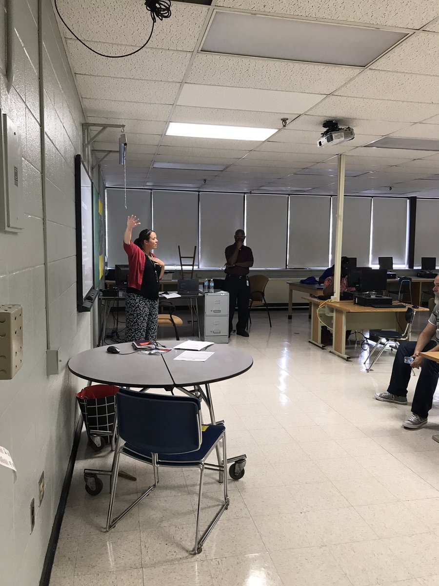 EERocks_MNPS's tweet photo. Exceptional Education coaches/Leads/teachers are rock stars!! #EERocks https://t.co/Ug1tKKCZpU