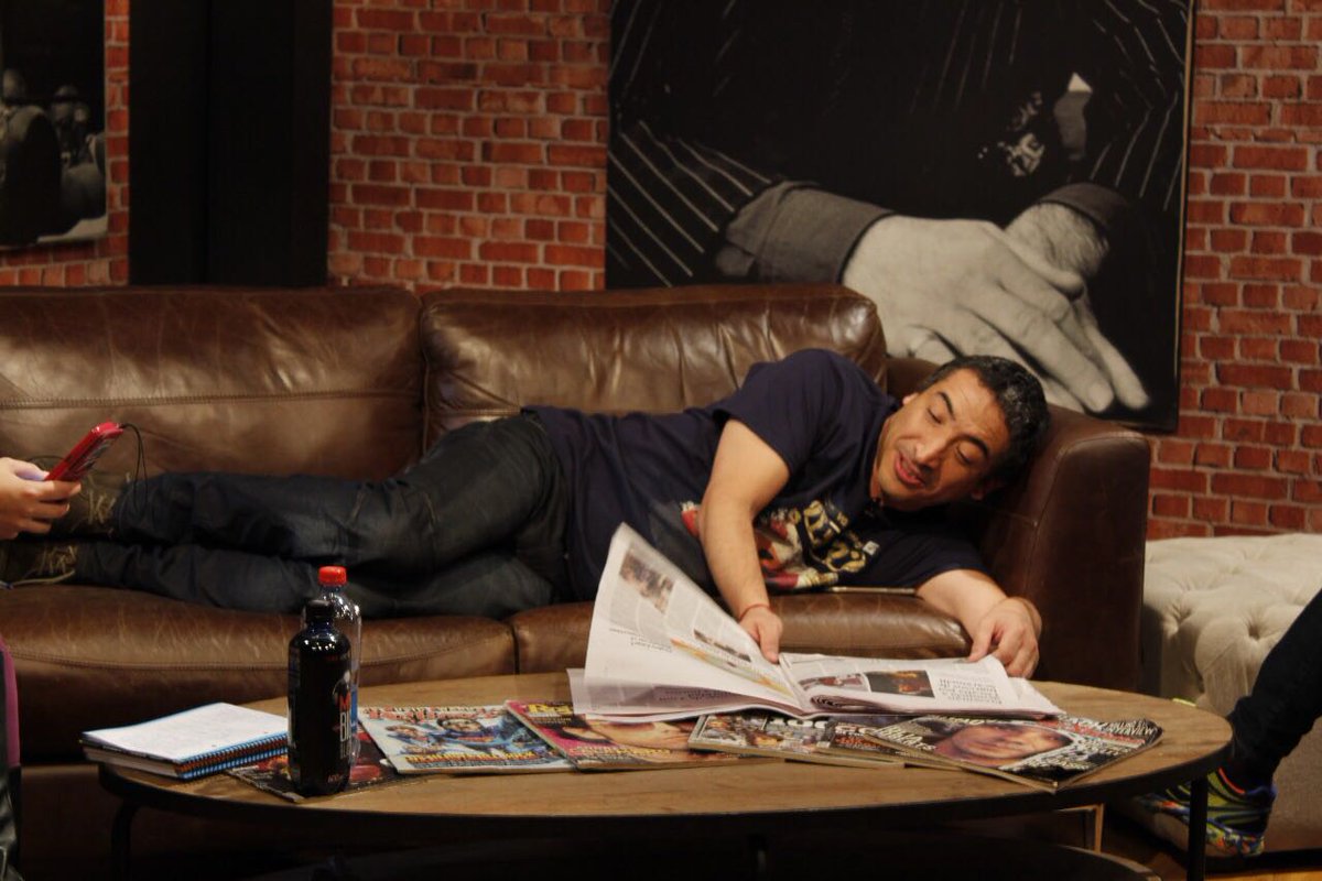 MIÉRCOLES 23:30 X CANAL VIVE DE #VTR. Acompaña a <a href="/gracelazcano/">Grace</a> y @rogonzalezrubio en un nuevo -y disperso- programa