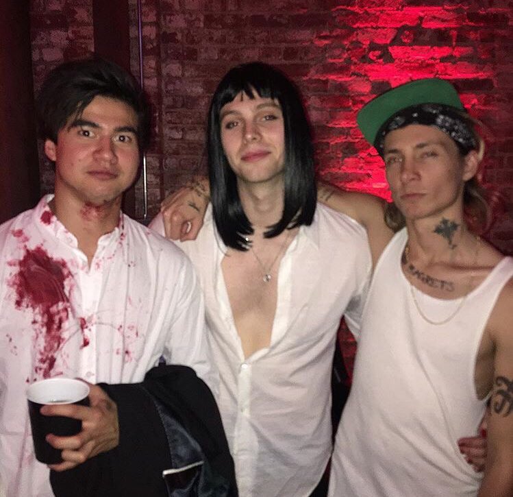 AusSquad5SOS's tweet photo. @5SOS #clearingoutmycameraroll 561-564 luke needs to make better choices this year π https://t.co/0q21SiEhEF