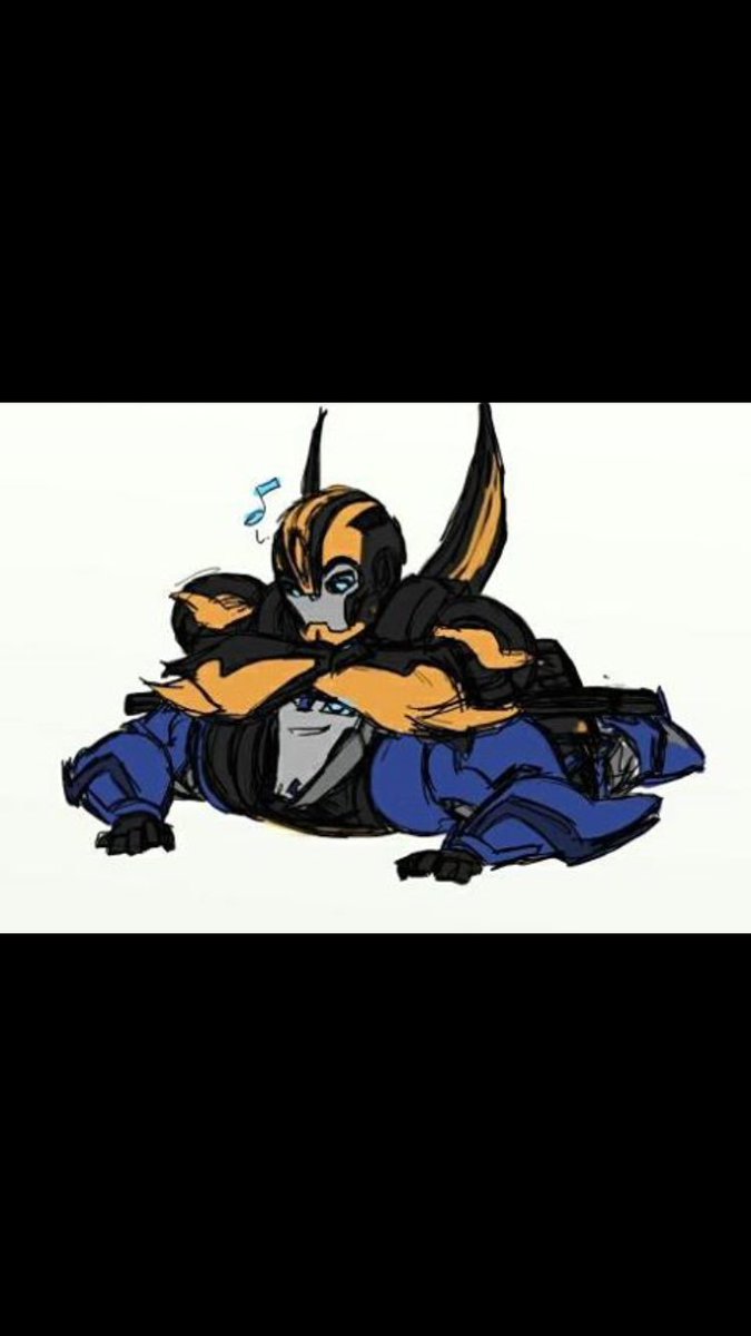 RiflePrime's tweet image. Bumblebee and Smokescreen are joking around right now.