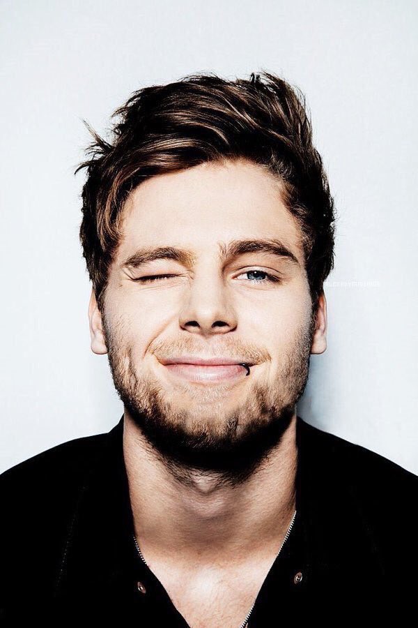 AusSquad5SOS's tweet photo. @5SOS #clearingoutmycameraroll 577-580 #lashton https://t.co/fDwZbhqOyf