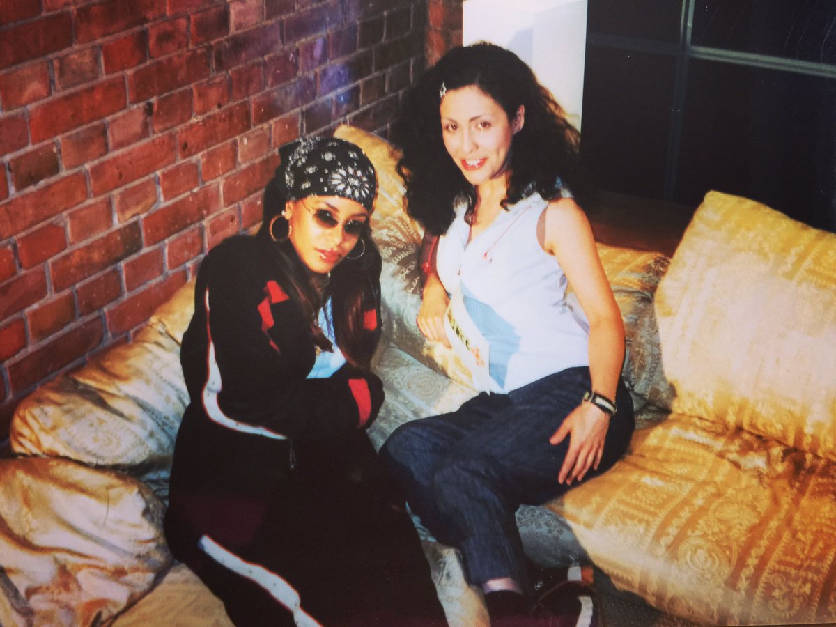 AnastasiaZampo's tweet photo. #tbt #throwbackthursday #mtvgermany #aaliyah #rip #selectmtv #interview #singer #mtv #berlin #moderatorin #greek #vj #tvhost #presenter https://t.co/72z2qvg7m3