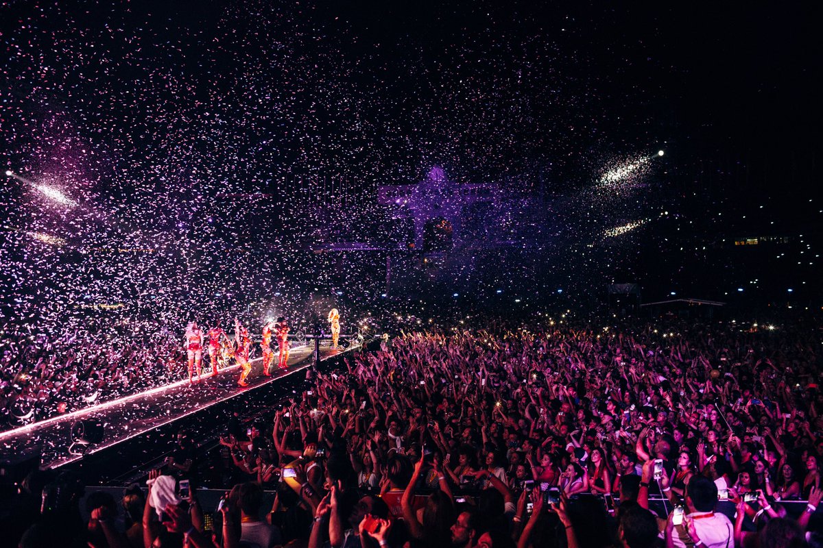 IGotNewsForYouB's tweet photo. 1 Año del #FormationWorldTour en Barcelona! 🎉 https://t.co/C1DimfVlkg https://t.co/rp3zUGsQWZ