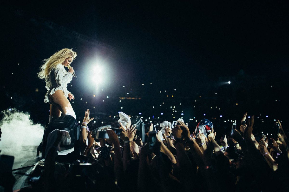 IGotNewsForYouB's tweet photo. 1 Año del #FormationWorldTour en Barcelona! 🎉 https://t.co/C1DimfVlkg https://t.co/rp3zUGsQWZ