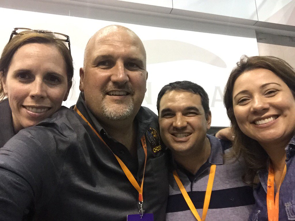 GerardoOudri's tweet photo. Pr. Campitelli, Youth Director for the South American Division, also stopped by our booth. #AYC2017 https://t.co/qSAW8VuWhE