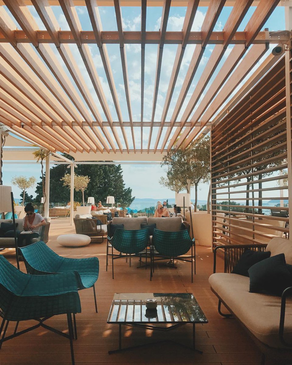 RadissonSplit's tweet image. Sip your morning coffee or grab our Club Sandwich at cozy and newly revamped terrace of our Door Bar.
#RadissonBlu #Split #Croatia #bar