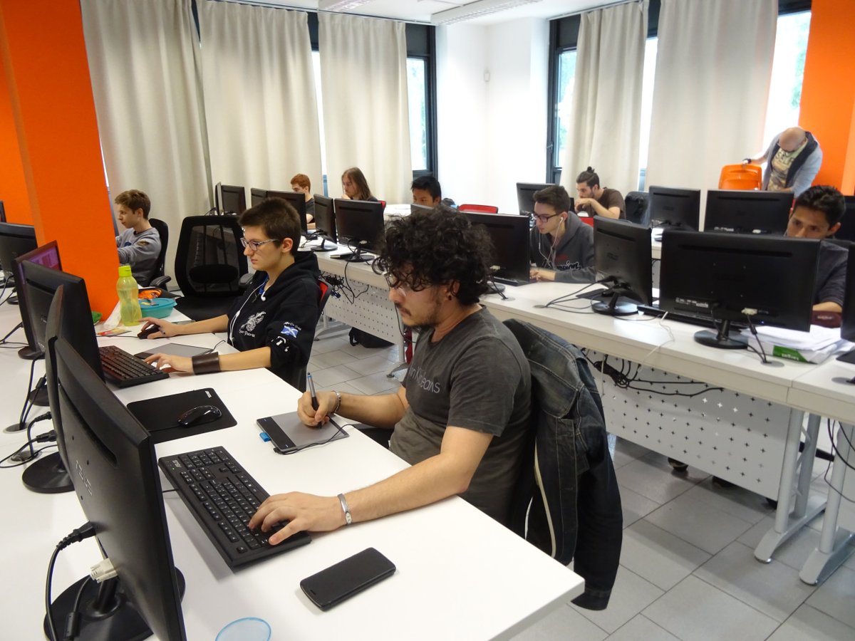 dbgameacademy's tweet photo. Questi sono gli ultimi giorni di lezione per gli studenti della #DBGA, non hanno bisogno di una meritata vacanza? https://t.co/bzl0Iali54