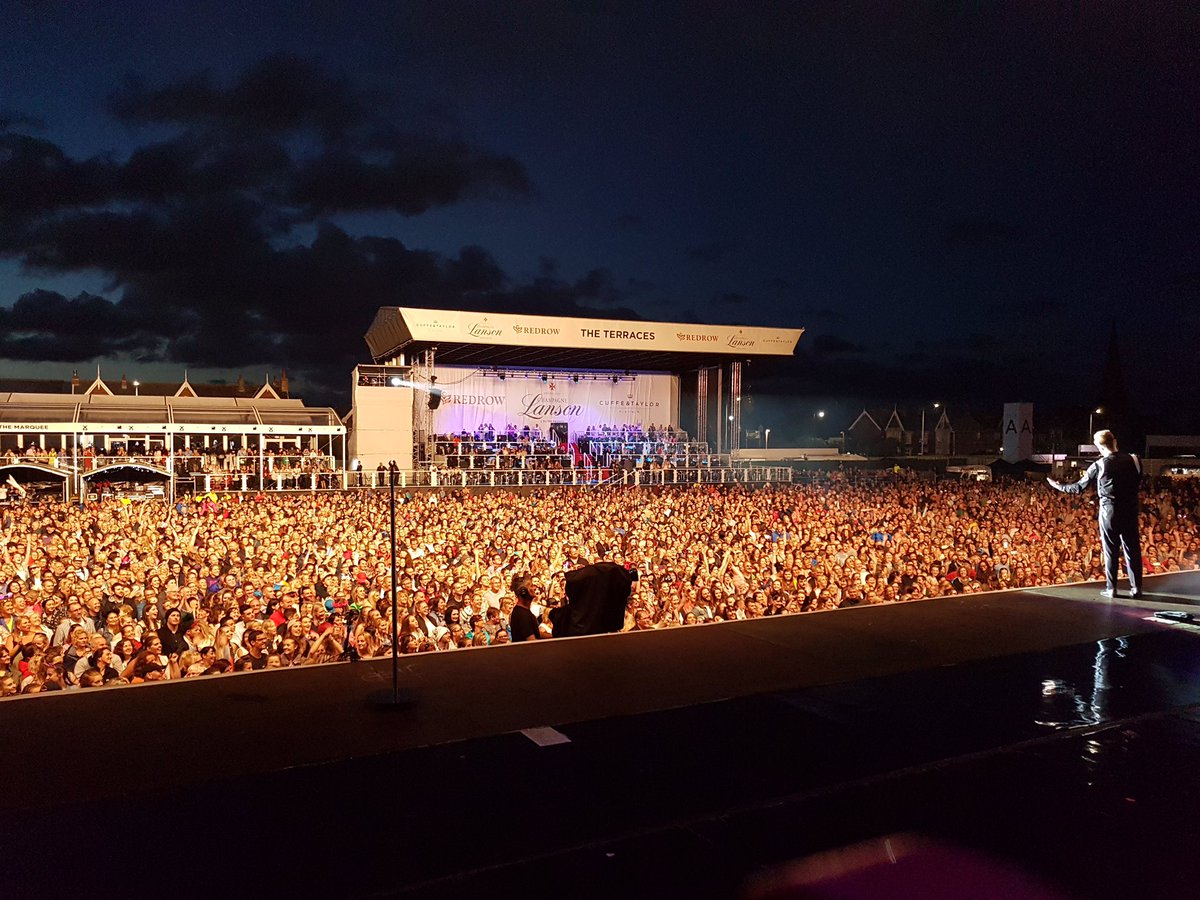 ollymurs's tweet photo. Oh! I do like to be beside the seaside, I do like to be beside the sea!

@LythamFestival thanks for having me! You cheeky lot 😝🔥 https://t.co/cBGHxpR78I