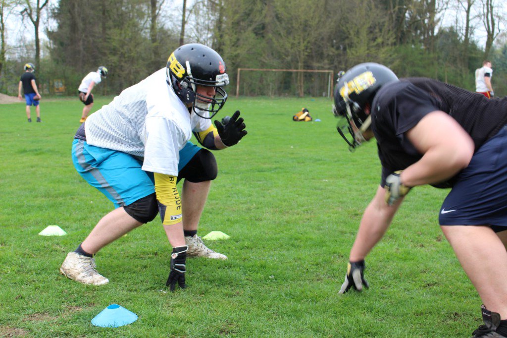 RedBearCrossFit's tweet photo. Anmeldung für American Football beim TuS Komet Arsten! Herren/Jugend etc. #Football #Bremen… https://t.co/CTULcrXzZy https://t.co/AEgBLda9bU