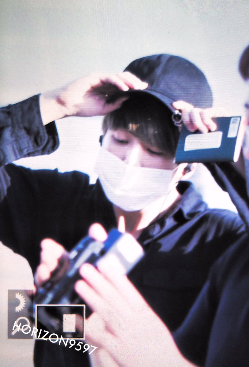 horizon_9597's tweet photo. 🔹170803 인천 출국🔹 PREVIEW

#방탄소년단 
#태형 #뷔 #태태
#전정국 #정국 #노츄 https://t.co/ylCRKbWQIV