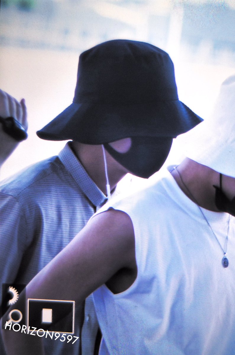 horizon_9597's tweet photo. 🔹170803 인천 출국🔹 PREVIEW

#방탄소년단 
#태형 #뷔 #태태
#전정국 #정국 #노츄 https://t.co/ylCRKbWQIV